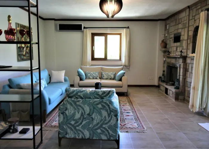 Villa Stonehouse-2 *