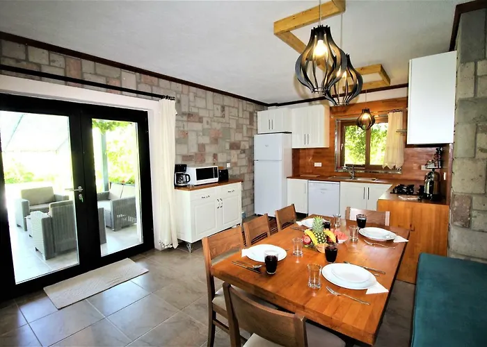 Stonehouse-2 Villa *