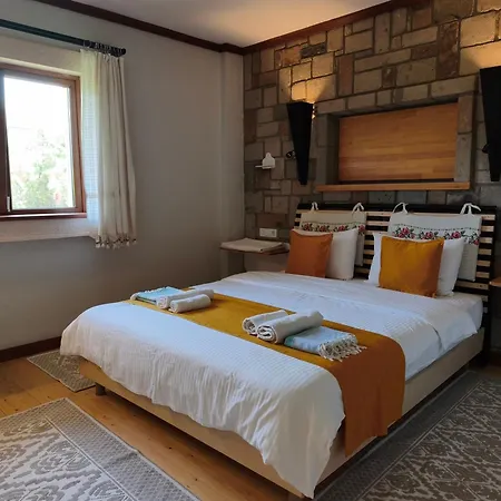 Stonehouse-2 *