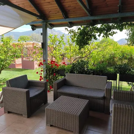 Villa Stonehouse-2 *