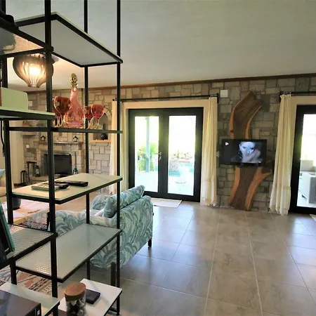 Stonehouse-2 ヴィラ ダルヤン